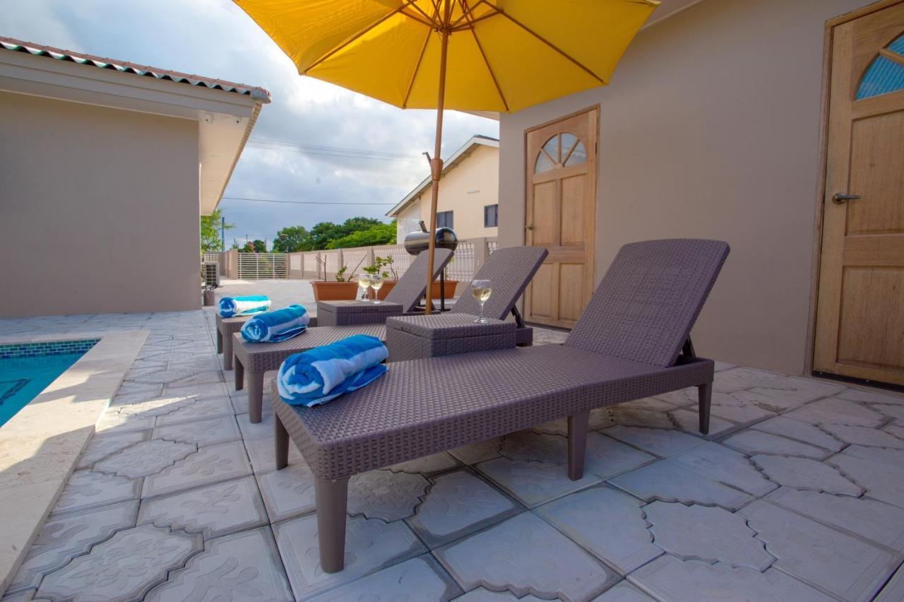 Lovely Caribbean Family Villa With Private Pool Willemstad Bagian luar foto