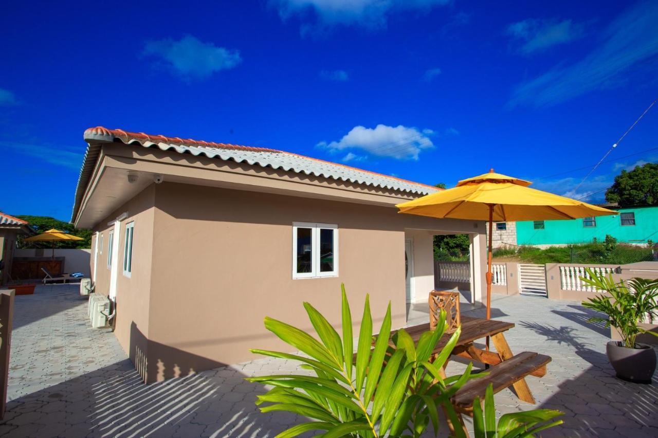 Lovely Caribbean Family Villa With Private Pool Willemstad Bagian luar foto