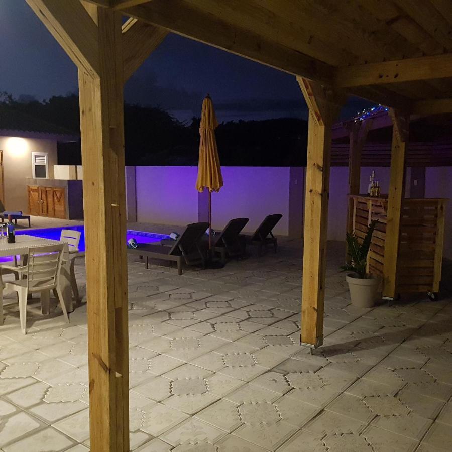 Lovely Caribbean Family Villa With Private Pool Willemstad Bagian luar foto