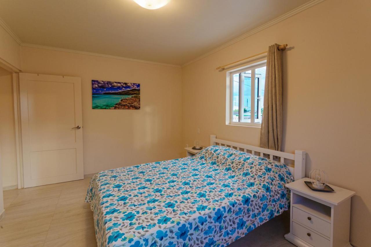 Lovely Caribbean Family Villa With Private Pool Willemstad Bagian luar foto